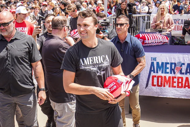 Utah universityတွင် ကွန်ဆာဗေးတစ်တက်ကြွလှုပ်ရှားသူ Charlie Kirk လုပ်ကြံခံရ၊ သေဆုံးမှုကြောင့် နိုင်ငံရေးအကြမ်းဖက်မှုများအပေါ် စိုးရိမ်ပူပန်မှုများ မြင့်တက်လာ