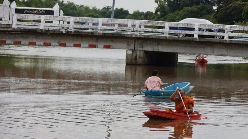 အယုဒ္ဓယပြည်နယ် ခရိုင် (၆) ခုတွင် ရေကြီးမှုဖြစ်ပွား၊ အိမ်ထောင်စု (၂၅,၀၀၀) ထိခိုက်ပြီး (၁) ဦး သေဆုံး