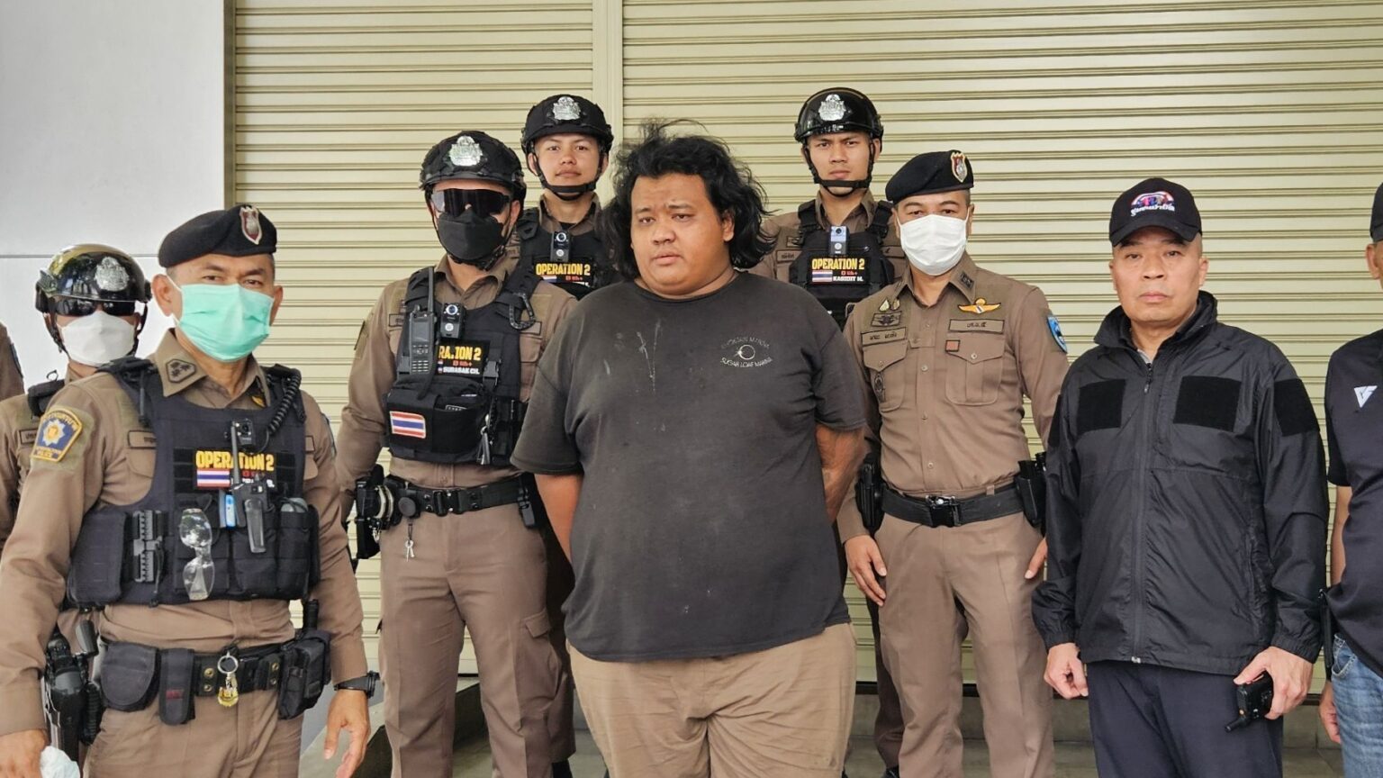 ဘန်ကောက် ဆီလုံတွင် ဗီယက်နမ်အမျိုးသမီးကို ဓားဖြင့်တိုက်ခိုက်သူ ဖမ်းမိ- “ဝတဲ့သူတွေကို မကြိုက်လို့” ဟု ထူးဆန်းစွာထွက်ဆို